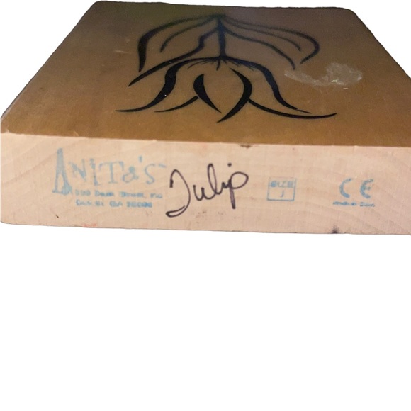 Anita's Brand Single Tulip Flower 4 1/2"x3 1/2" Rubber Stamp - Picture 3 of 4